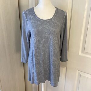 Chico’s Soft Gray Embossed Long Sleeve Top Sz 1 (M)